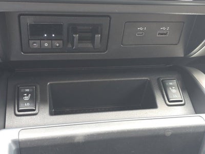 2023 Nissan Titan SV