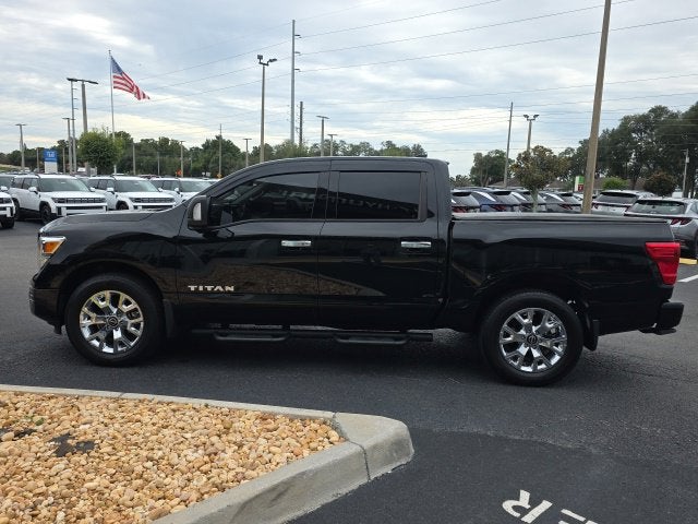 2023 Nissan Titan SV