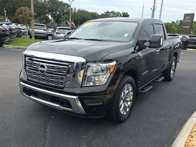 2023 Nissan Titan SV