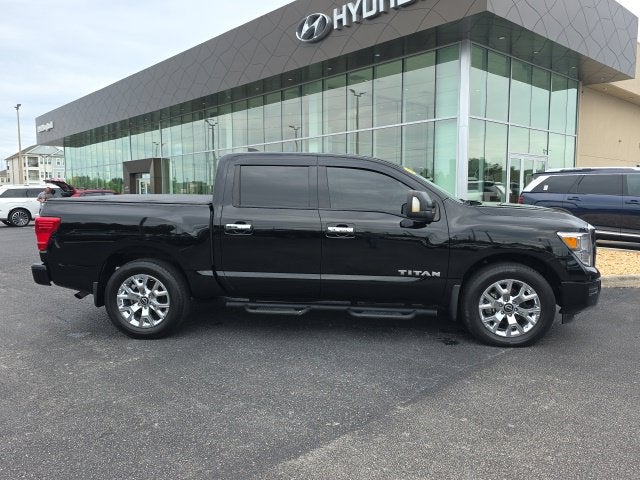 2023 Nissan Titan SV
