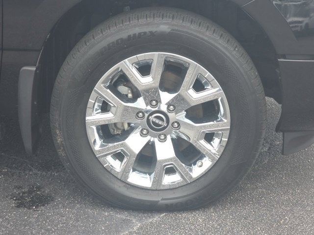 2023 Nissan Titan SV