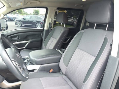 2023 Nissan Titan SV