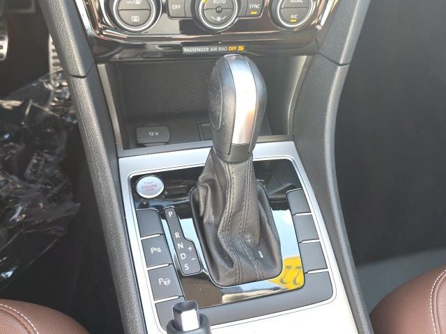 2022 Volkswagen Passat 2.0T Limited Edition