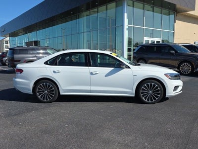 2022 Volkswagen Passat 2.0T Limited Edition