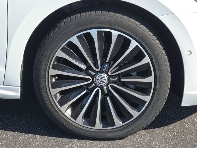 2022 Volkswagen Passat 2.0T Limited Edition