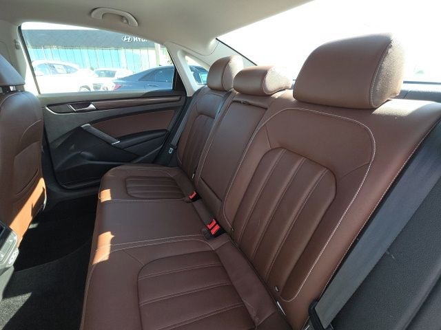 2022 Volkswagen Passat 2.0T Limited Edition