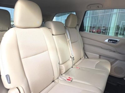 2018 Nissan Pathfinder SV