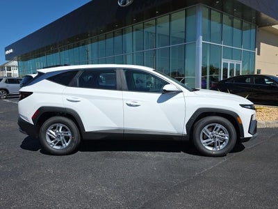 2026 Hyundai TUCSON SE FWD