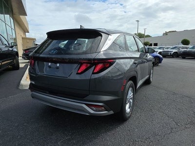 2026 Hyundai TUCSON SE FWD