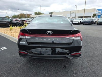 2022 Hyundai ELANTRA SEL