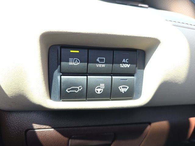 2021 Toyota Highlander Hybrid Platinum