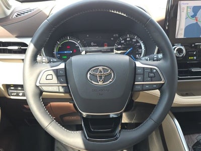 2021 Toyota Highlander Hybrid Platinum