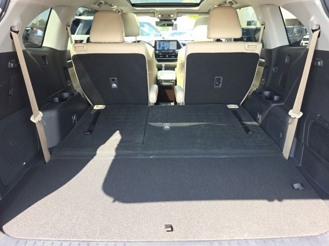 2021 Toyota Highlander Hybrid Platinum