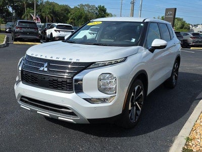 2024 Mitsubishi Outlander SE