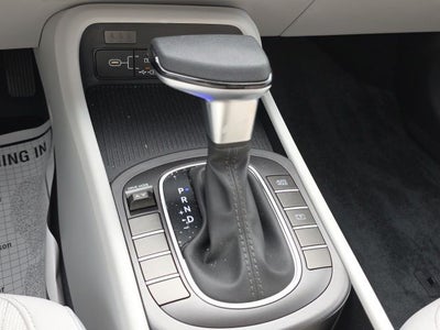 2025 Hyundai KONA SE
