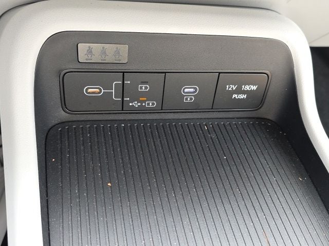 2025 Hyundai KONA SE