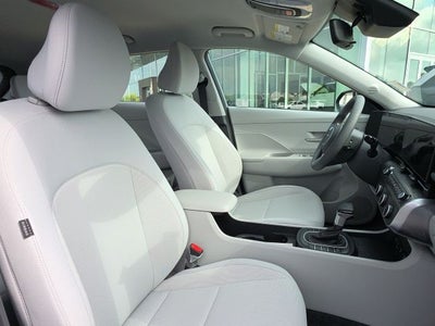 2025 Hyundai KONA SE
