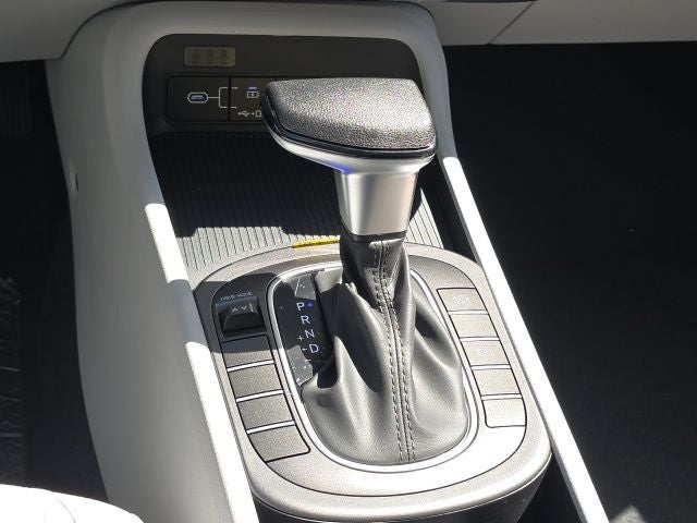2027 Hyundai KONA SE FWD