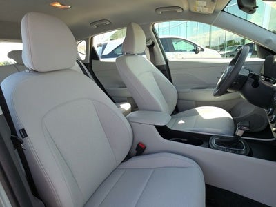 2025 Hyundai KONA SE