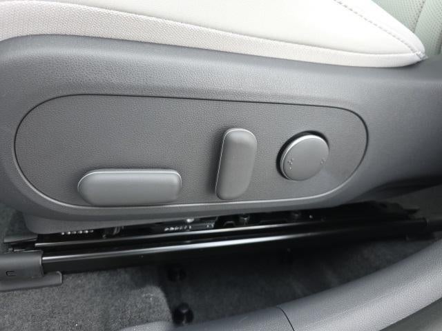 2026 Hyundai KONA SEL Premium FWD *Ltd Avail*