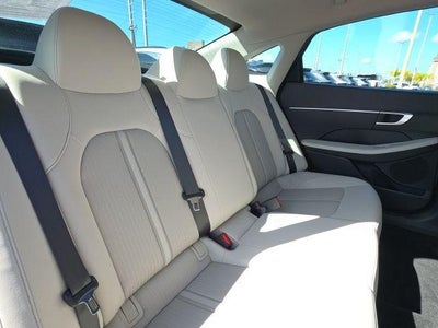 2023 Hyundai SONATA SE