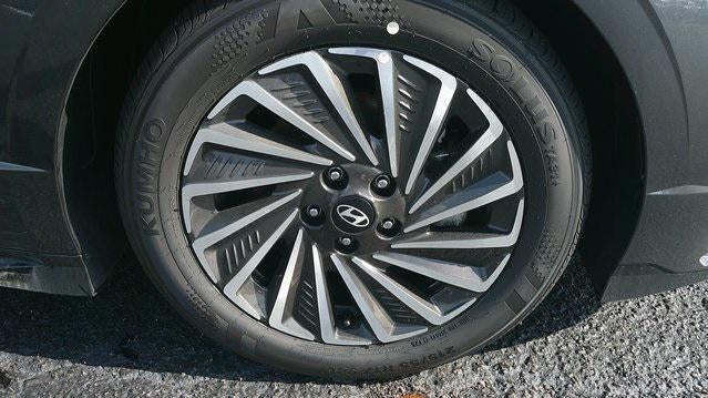 2025 Hyundai SONATA HYBRID SEL FWD