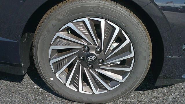 2025 Hyundai SONATA HYBRID SEL FWD