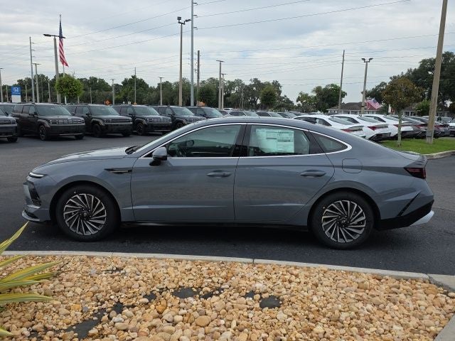 2026 Hyundai SONATA HYBRID SEL