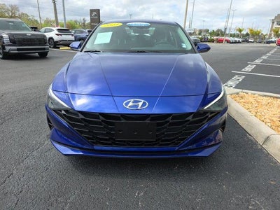 2023 Hyundai ELANTRA SE