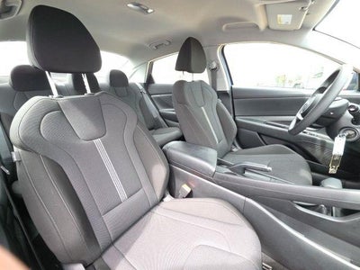 2023 Hyundai ELANTRA SE