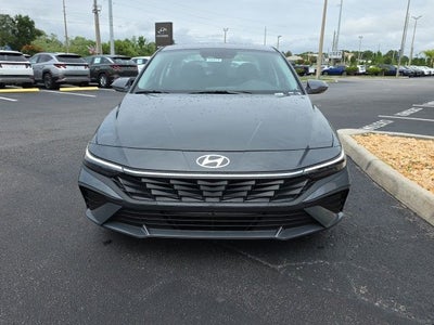 2026 Hyundai ELANTRA SE