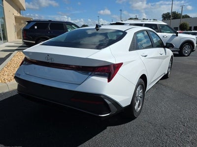 2026 Hyundai ELANTRA SE