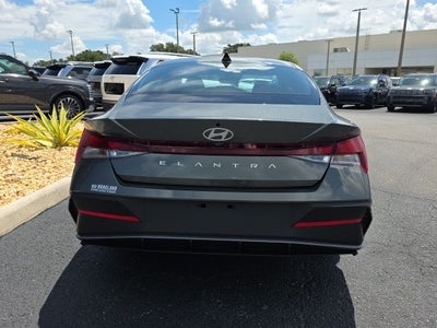 2026 Hyundai ELANTRA SE