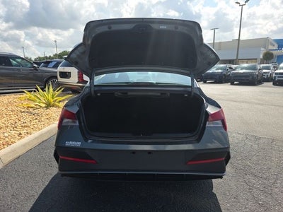 2026 Hyundai ELANTRA SE