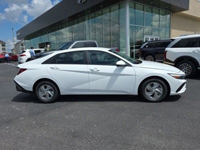 2026 Hyundai ELANTRA SE