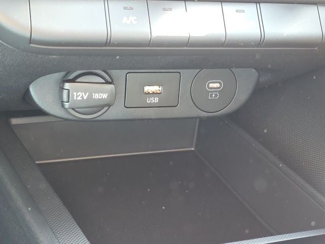 2026 Hyundai ELANTRA SE IVT