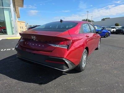 2026 Hyundai ELANTRA SE IVT