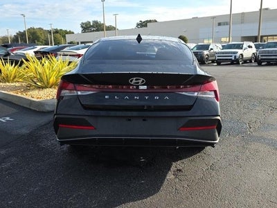 2024 Hyundai ELANTRA SEL
