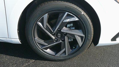 2025 Hyundai ELANTRA SEL Sport IVT