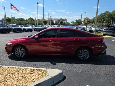 2024 Hyundai ELANTRA SEL