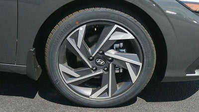 2025 Hyundai ELANTRA SEL Sport IVT