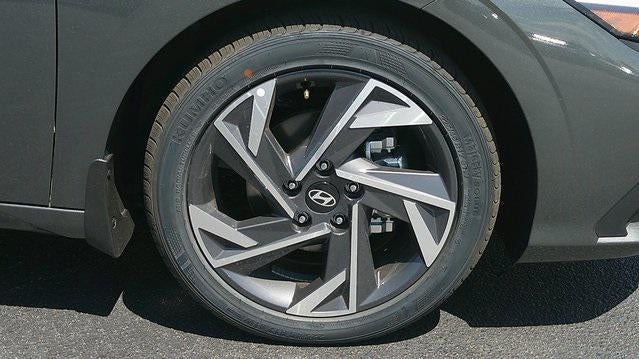 2025 Hyundai ELANTRA SEL Sport IVT