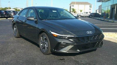 2025 Hyundai ELANTRA Limited IVT