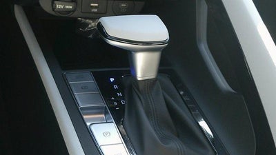 2025 Hyundai ELANTRA Limited IVT