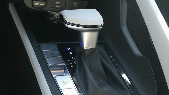 2025 Hyundai ELANTRA Limited IVT