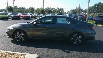 2025 Hyundai ELANTRA Limited IVT