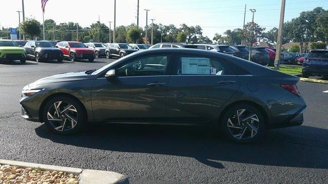 2025 Hyundai ELANTRA Limited IVT