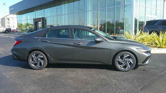2025 Hyundai ELANTRA Limited IVT