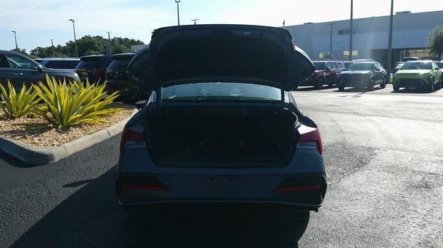 2025 Hyundai ELANTRA Limited IVT