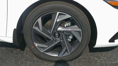 2026 Hyundai ELANTRA Limited IVT